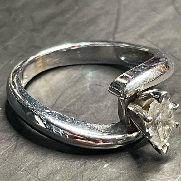 14k White Gold and Diamond Solitaire Marquise Ring - Picture 2 of 5